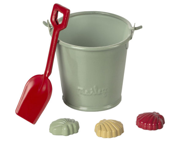 Set de plage - Seau, pelle et coquillages