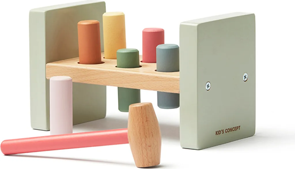 jeu du marteau bébé