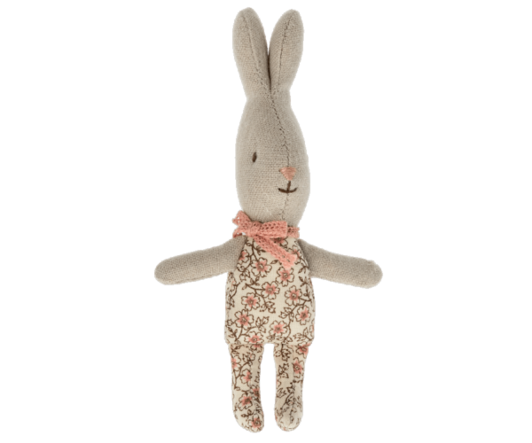 MY RABBIT ROSE