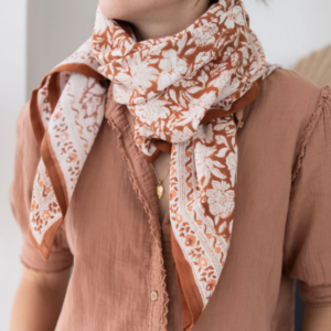 GRAND FOULARD SALVADOR TERRACOTTA BINDI ATELIER