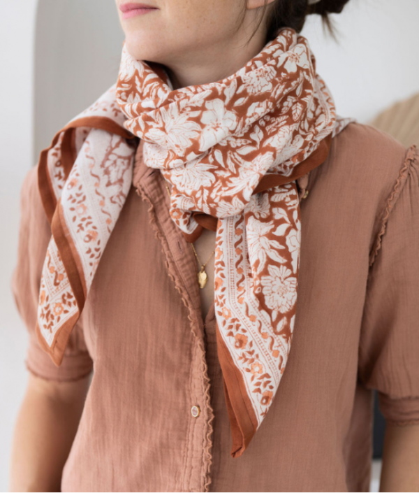 GRAND FOULARD SALVADOR TERRACOTTA BINDI ATELIER