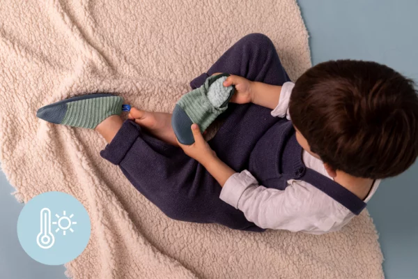 Chaussons Les Petits Velours gris vert – Image 2