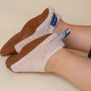 Chaussons Les Petits Velours rose pâle – Image 2