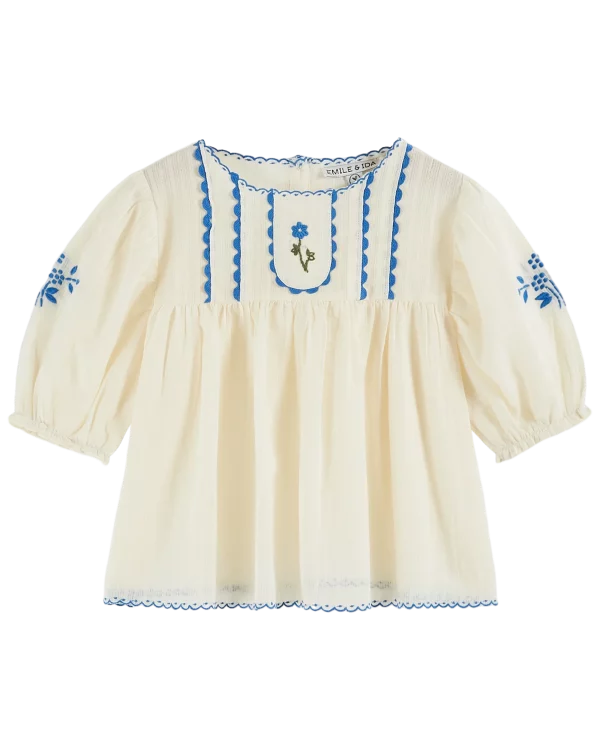 blouse écru brodée bleu fleurs