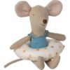 Souris Petite Soeur à la plage avec sa bouée pois multicolores – Image 2