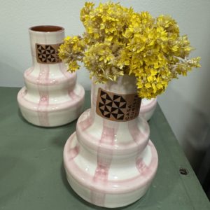 mini vase à étages à damier mauve casa cubista