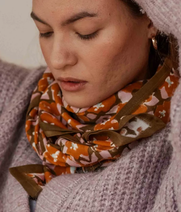 Grand Foulard Posy Cannelle – Image 2