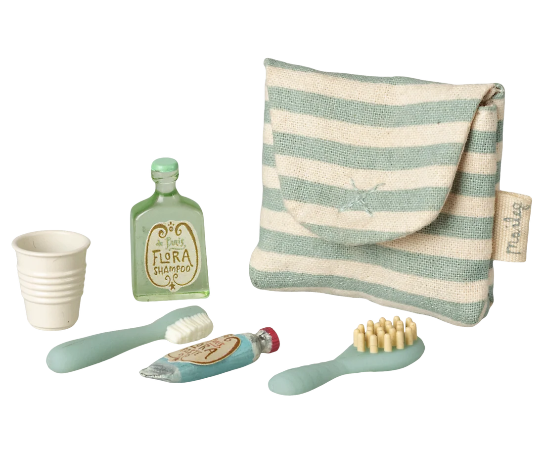 TROUSSE DE TOILETTE BLEUE RAYEE MAILEG POUR SOURIS